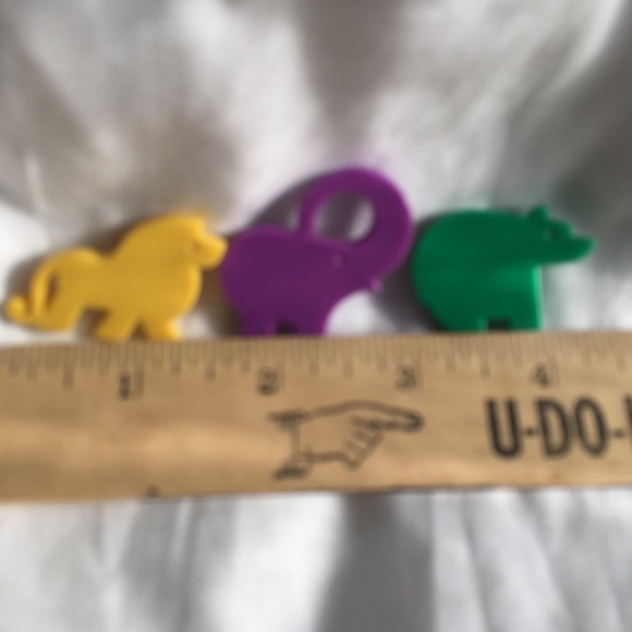 animals pins by, Tupperware - Picture 4 of 4